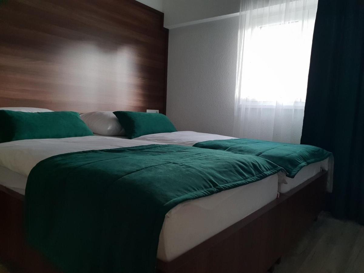 Apartments And Rooms Villa Majestic Bihac Ngoại thất bức ảnh