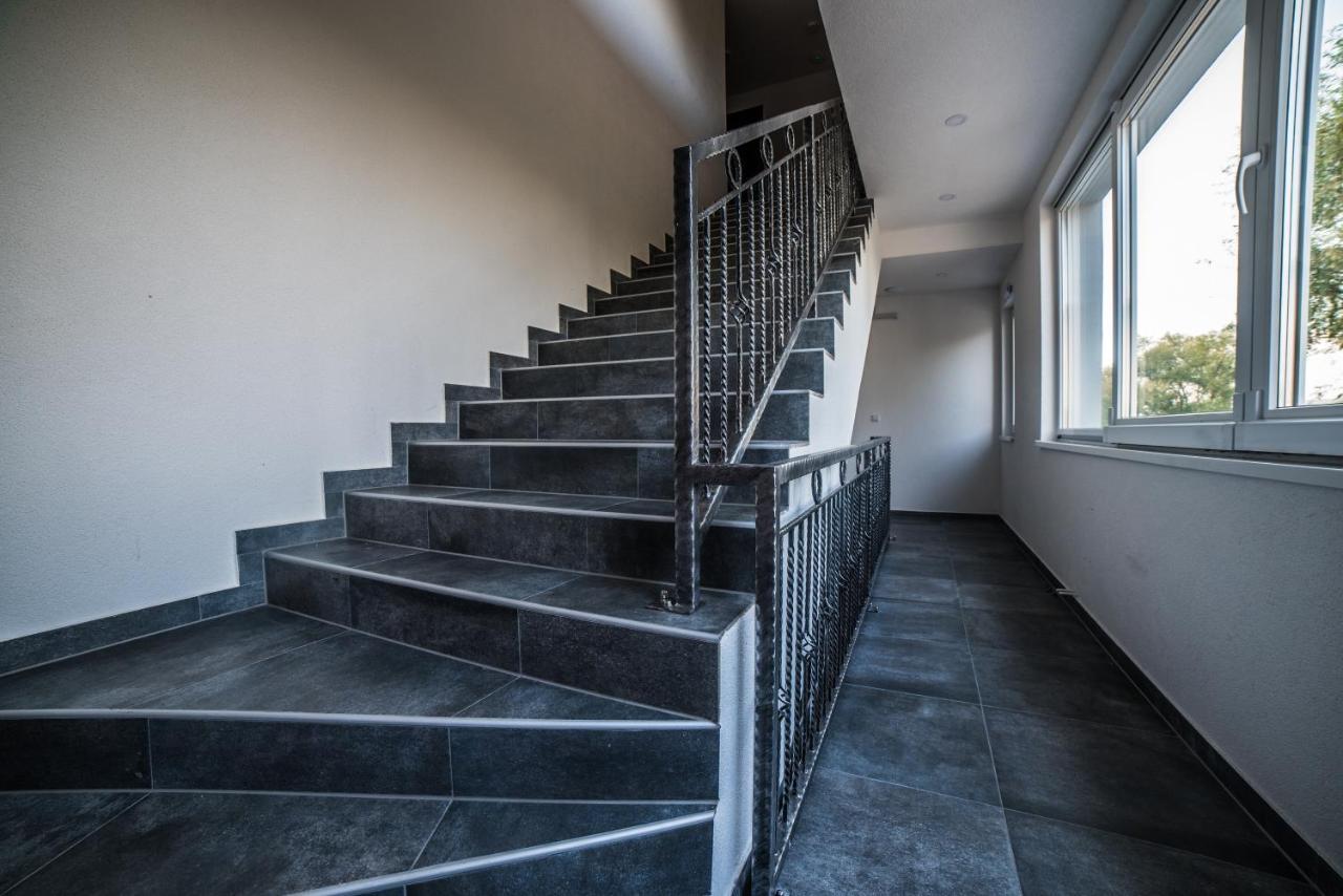 Apartments And Rooms Villa Majestic Bihac Ngoại thất bức ảnh